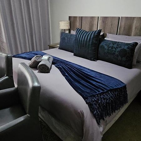 Blue Sparrow Guest House Middelburg  Bagian luar foto