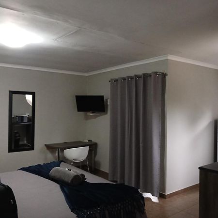 Blue Sparrow Guest House Middelburg  Bagian luar foto